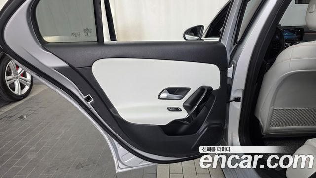 Mercedes-Benz A-Class (W177) A220 Hatchback 2019 — фото 25