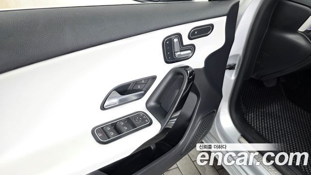 Mercedes-Benz A-Class (W177) A220 Hatchback 2019 — фото 28