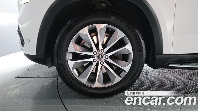 Mercedes-Benz GLE-Class (W167) GLE300d 4MATIC 2022 — фото 5