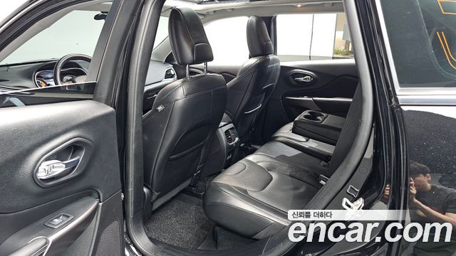 Jeep Cherokee (KL) 2.4 Limited AWD 2021 — фото 11