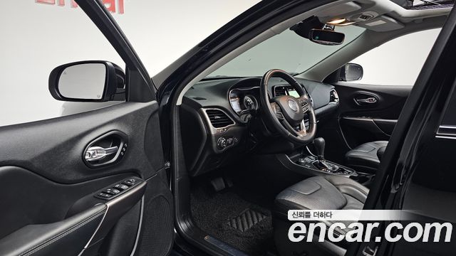 Jeep Cherokee (KL) 2.4 Limited AWD 2021 — фото 12
