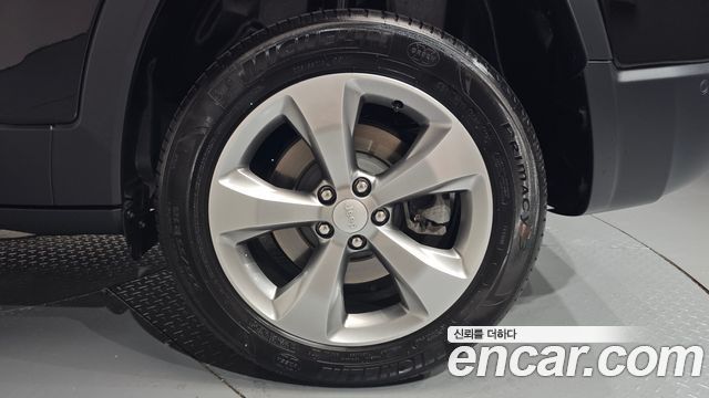 Jeep Cherokee (KL) 2.4 Limited AWD 2021 — фото 21