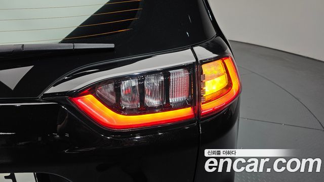 Jeep Cherokee (KL) 2.4 Limited AWD 2021 — фото 23