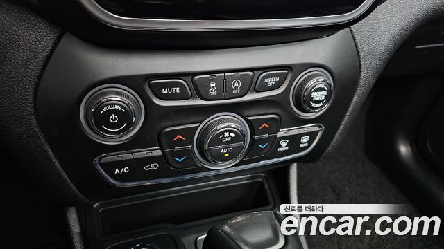 Jeep Cherokee (KL) 2.4 Limited AWD 2021 — фото 30