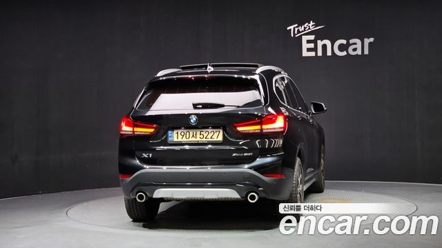 BMW X1 (F48) xDrive 20i xLine 2022 — фото 4