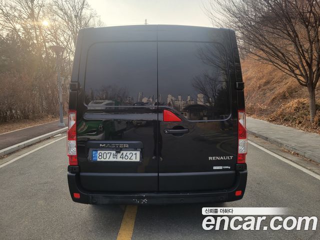 Renault Korea Master 2.3 Van S 2022 — фото 5