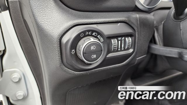 Jeep Wrangler (JL) 2.0 Overland Power Top 4Door 2020 — фото 16