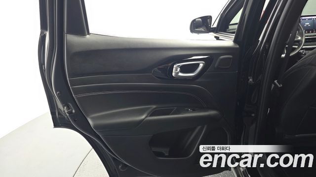 Jeep Compass (II) S 2.4 AWD 2022 — фото 31