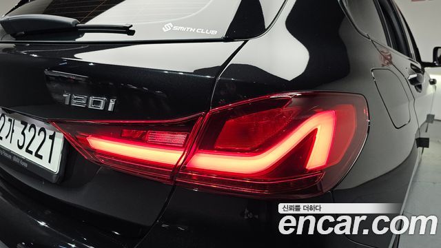 BMW 1 Series (F40) 120i M Sports 2021 — фото 23