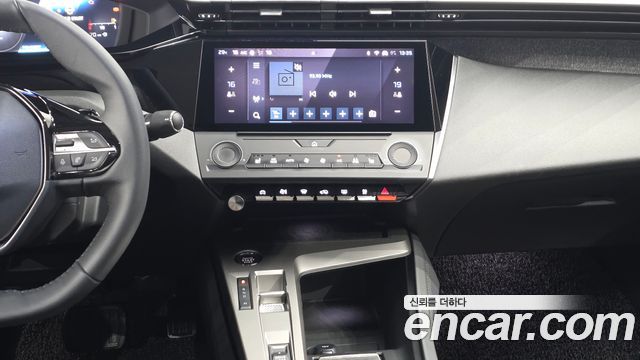 Peugeot 408 1.2 Pure Tech Allure 2023 — фото 13