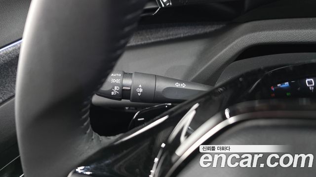 Peugeot 408 1.2 Pure Tech Allure 2023 — фото 17
