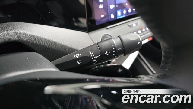 Peugeot 408 1.2 Pure Tech Allure 2023 — фото 18