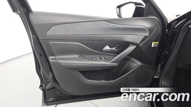 Peugeot 408 1.2 Pure Tech Allure 2023 — фото 24