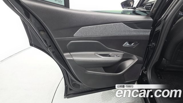 Peugeot 408 1.2 Pure Tech Allure 2023 — фото 25