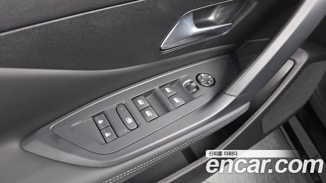 Peugeot 408 1.2 Pure Tech Allure 2023 — фото 28