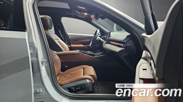 BMW 5 Series (G60) 530i xDrive M Sport 2024 — фото 26