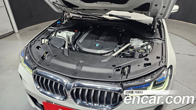 BMW 6 Series GT (G32) 640i xDrive M Sport 2023 — фото 6