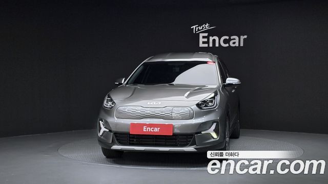 Kia Niro Plus Air 2023 — фото 3