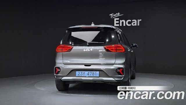 Kia Niro Plus Air 2023 — фото 4