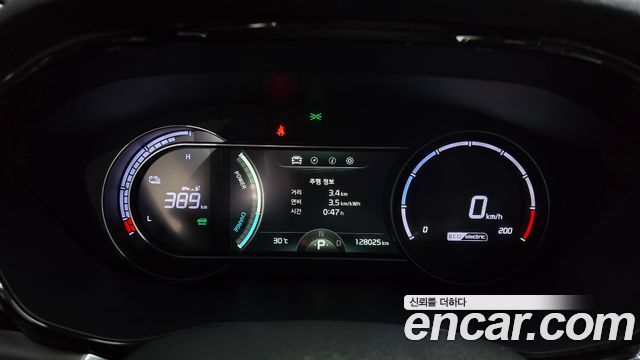Kia Niro Plus Air 2023 — фото 8