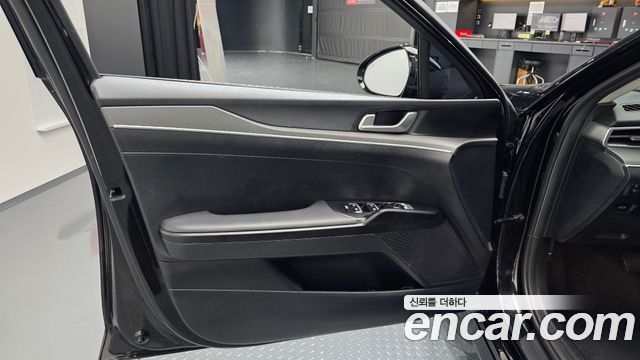 Kia K5 (III) 2.0 Prestige 2023 — фото 24