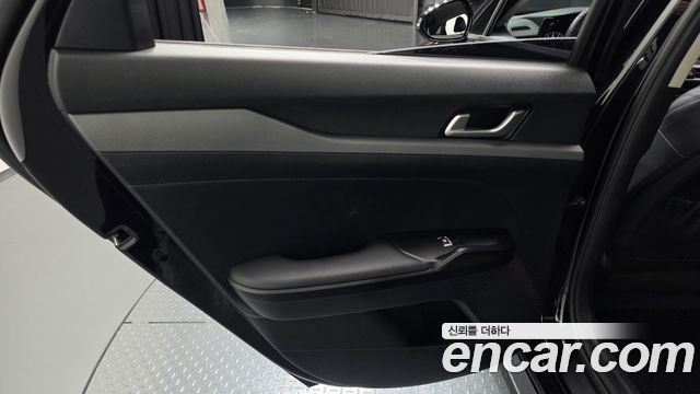Kia K5 (III) 2.0 Prestige 2023 — фото 25