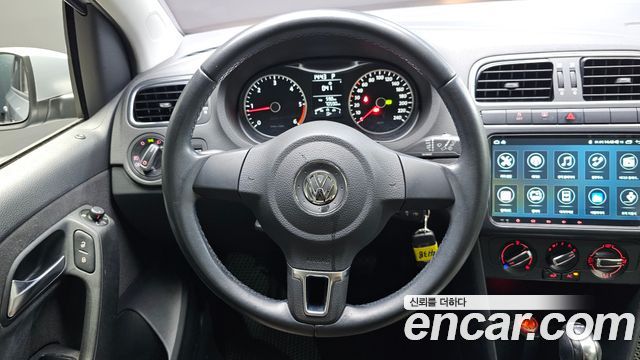 Volkswagen Polo 1.6 TDI R-Line 5th 2013 — фото 12