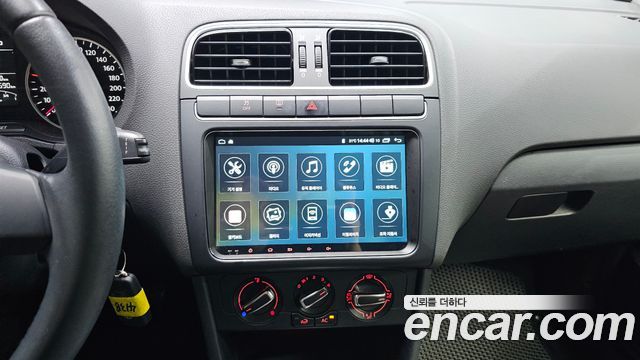 Volkswagen Polo 1.6 TDI R-Line 5th 2013 — фото 13