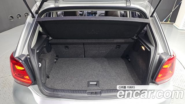 Volkswagen Polo 1.6 TDI R-Line 5th 2013 — фото 20