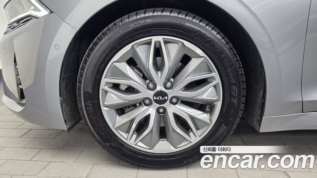 Kia K5 Hybrid (III) Signature 2023 — фото 5