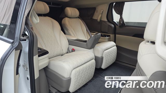 Kia Carnival (IV) HEV 4-Seater Hi Limousine Signature 2026 — фото 12