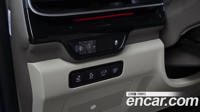 Kia Carnival (IV) HEV 4-Seater Hi Limousine Signature 2026 — фото 18