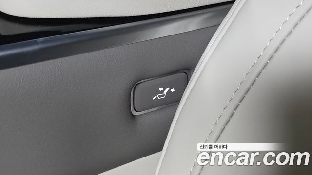 Kia Carnival (IV) HEV 4-Seater Hi Limousine Signature 2026 — фото 29