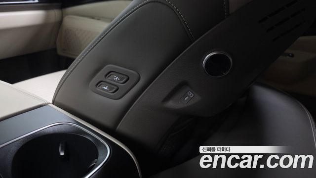 Kia Carnival (IV) HEV 4-Seater Hi Limousine Signature 2026 — фото 32