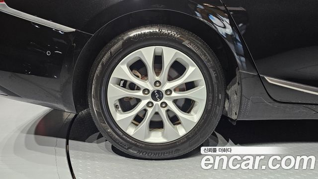 Kia K8 2.5 Gasoline 2WD Noblesse 2023 — фото 5