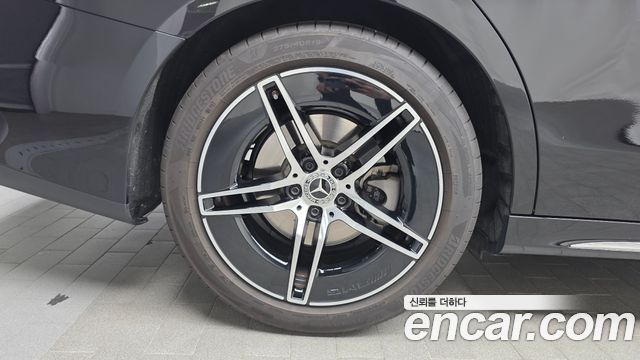 Mercedes-Benz E-Class (W214) E300 4MATIC AMG Line 2025 — фото 5