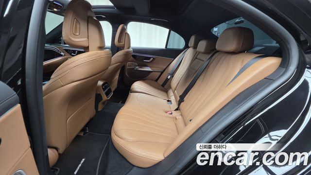 Mercedes-Benz E-Class (W214) E300 4MATIC AMG Line 2025 — фото 12