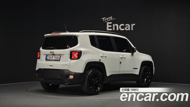 Jeep Renegade 1.3 Limited 2022 — фото 2