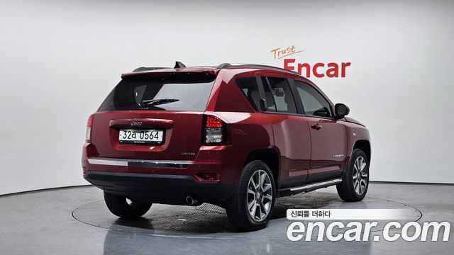 Jeep Compass 2.4 Limited 1st 2015 — фото 2