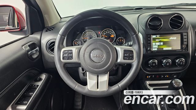 Jeep Compass 2.4 Limited 1st 2015 — фото 12