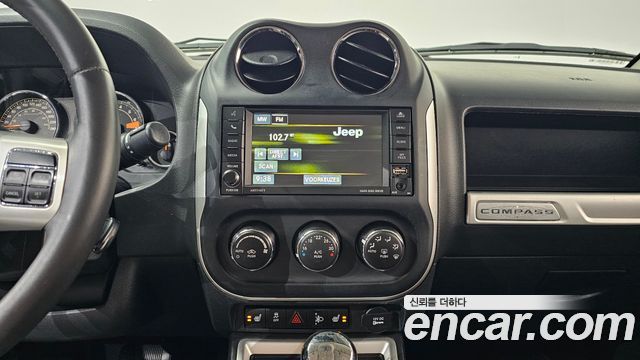 Jeep Compass 2.4 Limited 1st 2015 — фото 13