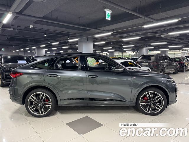 Audi Q5 (80A) 45 TFSI Quattro Sportback S Line Black Edition 2025 — фото 3
