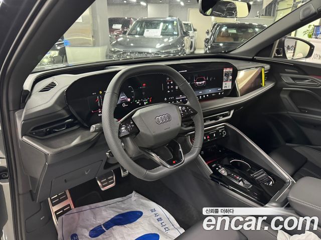 Audi Q5 (80A) 45 TFSI Quattro Sportback S Line Black Edition 2025 — фото 8