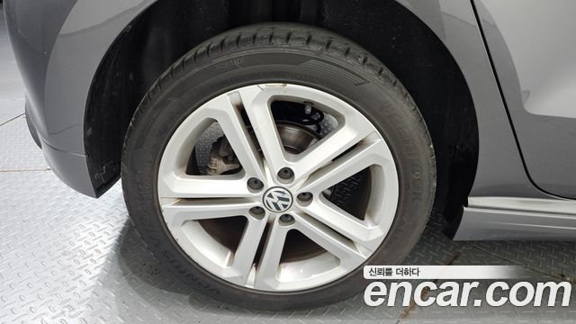 Volkswagen Polo 1.6 TDI R-Line 5th 2014 — фото 5