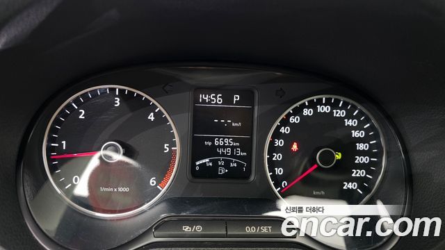 Volkswagen Polo 1.6 TDI R-Line 5th 2014 — фото 8