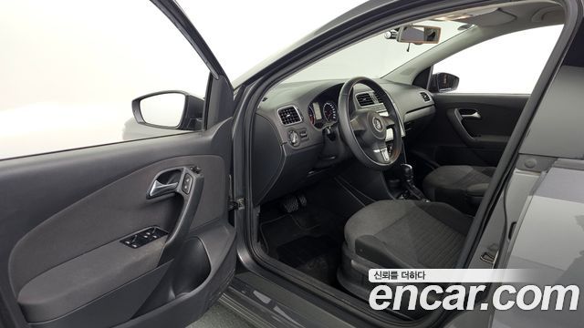 Volkswagen Polo 1.6 TDI R-Line 5th 2014 — фото 10