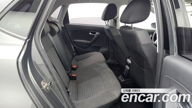 Volkswagen Polo 1.6 TDI R-Line 5th 2014 — фото 12