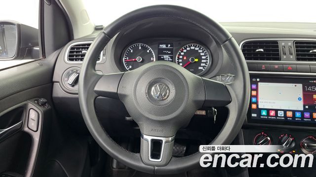 Volkswagen Polo 1.6 TDI R-Line 5th 2014 — фото 13