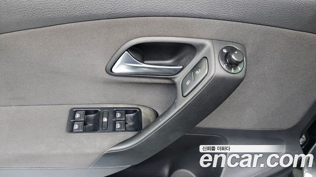 Volkswagen Polo 1.6 TDI R-Line 5th 2014 — фото 19