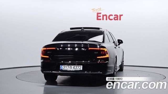 Volvo S90 B5 Ultra Bright 2025 — фото 4